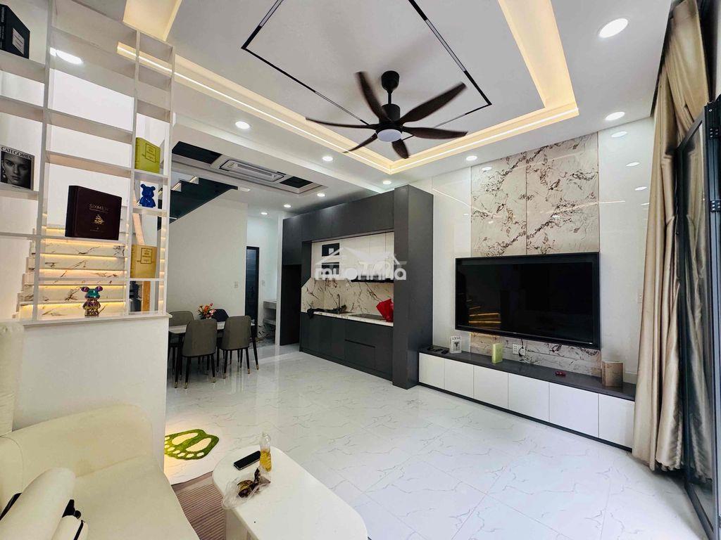 Giá thuê : 13tr/1 tháng ( thương lượng ) cho thuê nhà đường phạm văn c - 3
