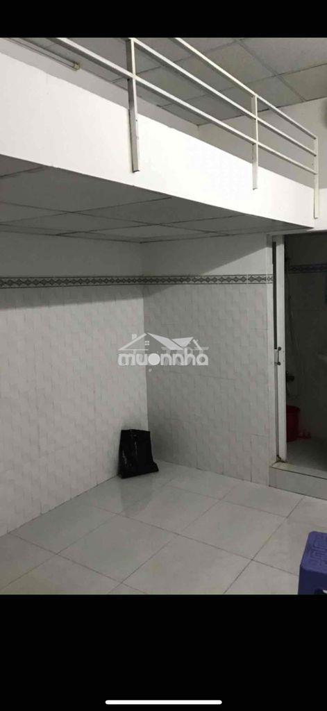 Nhà trọ quận 8 cao lỗ sạch sẽ có máy lạnh có sẵn - 4