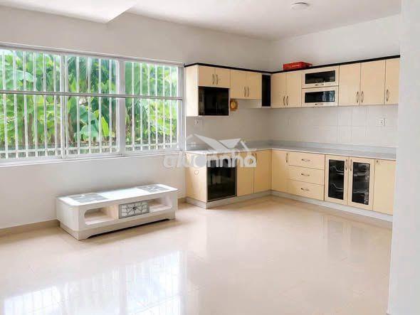 Cực rẻ- biệt thự đường 25- gigamall, 1 hầm 3 lầu, 5pn, 27tr - Ảnh 2
