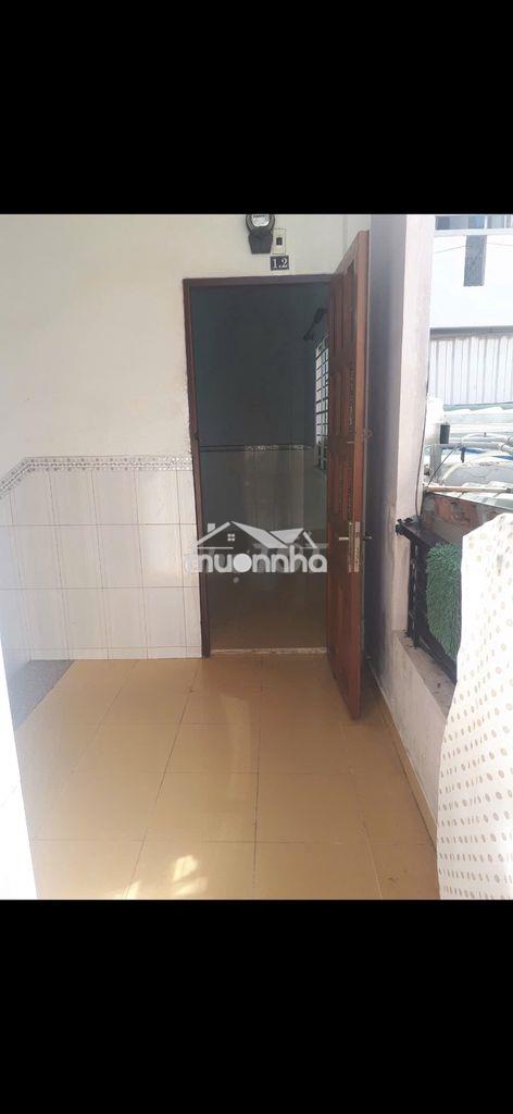 Phòng trọ rộng đẹp dương bá trạc, tollet, lối đi riêng, có ban công. - 3