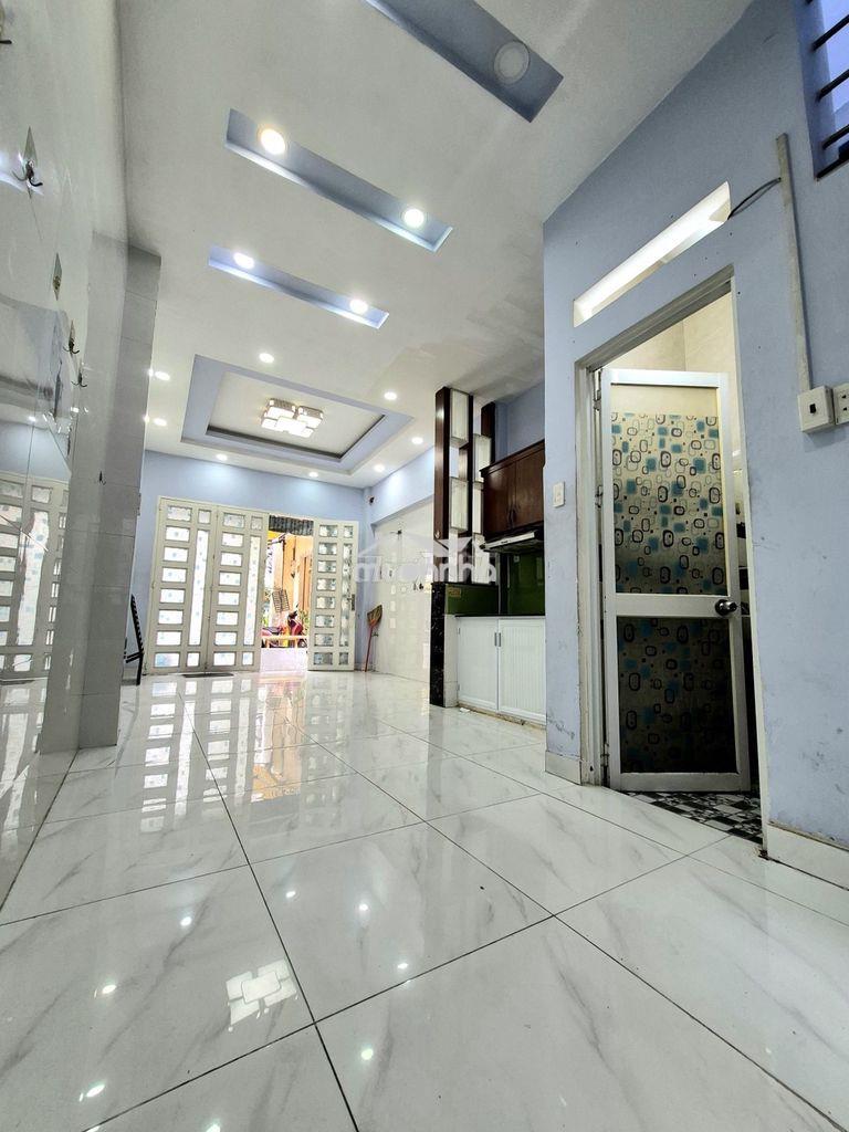 Chỉ 4 tỷ 750 triệu bán nhà 2 mặt hẻm f3  lạc long quân  quận 11 - 2
