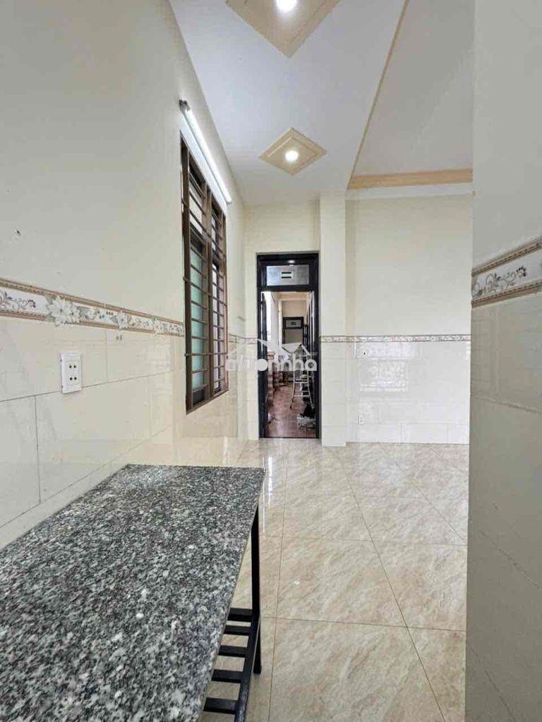 Phòng trọ có gác ngay chợ thủ đức - 2