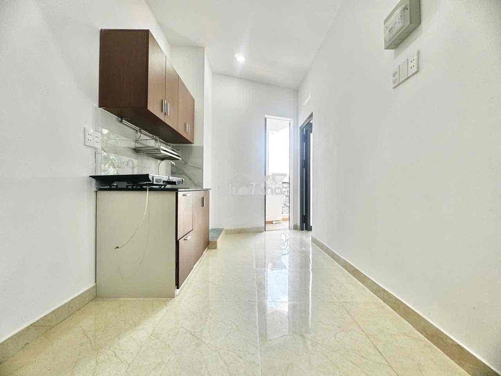 Siêu phẩm 2pn mới toanh - có thang máy - ban công - nguyễn xí - 2