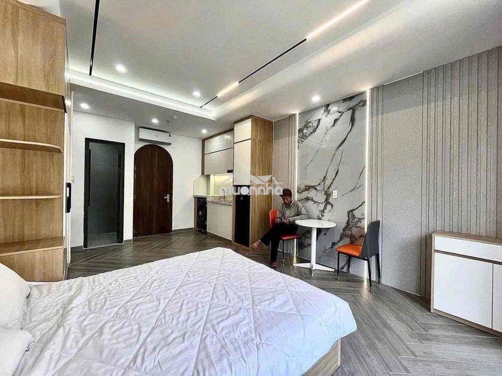 Studio rộng 37m2 ban công lớn tone gỗ tại nguyễn văn thương gần metro - 4