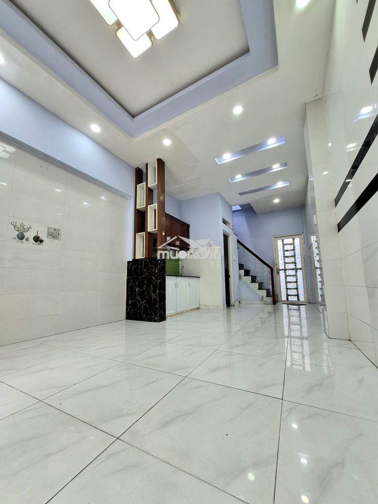 Chỉ 4 tỷ 750 triệu bán nhà 2 mặt hẻm f3  lạc long quân  quận 11