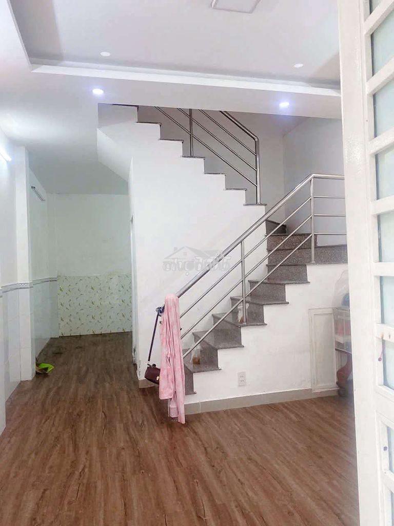Cho thuê nhà mới như hình. hẽm nhánh c phạm hùng. dt 4x9. giá 8trieu - 4