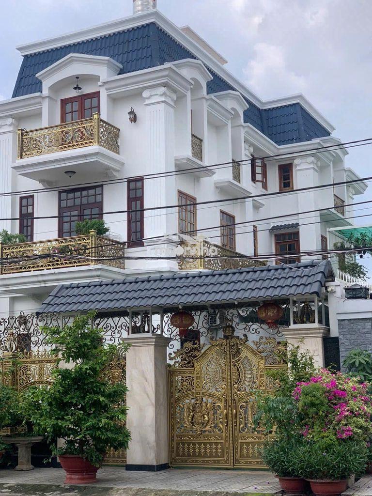 Nợ bank - bán biệt thự tâm huyết -đối diện công viên- 244m rộng 12m