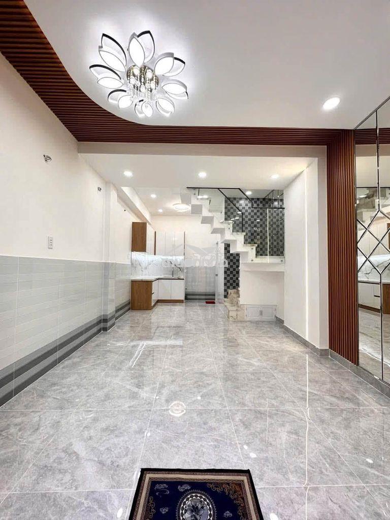Nhà đẹp ở ngay trệt lầu 2pn shr khu âu dương lân p3q8 - 2