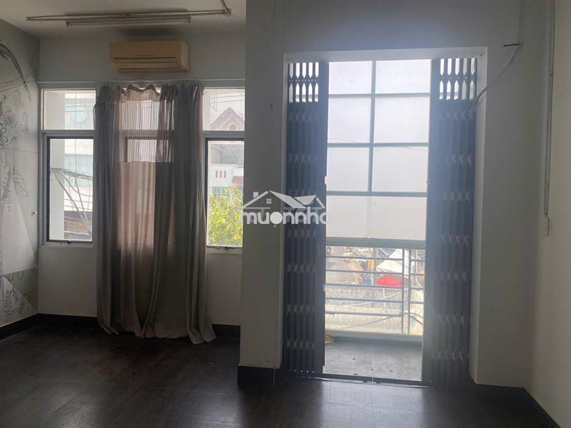 Nhà trọ mặt tiền - quận 7- cách chợ 500m
