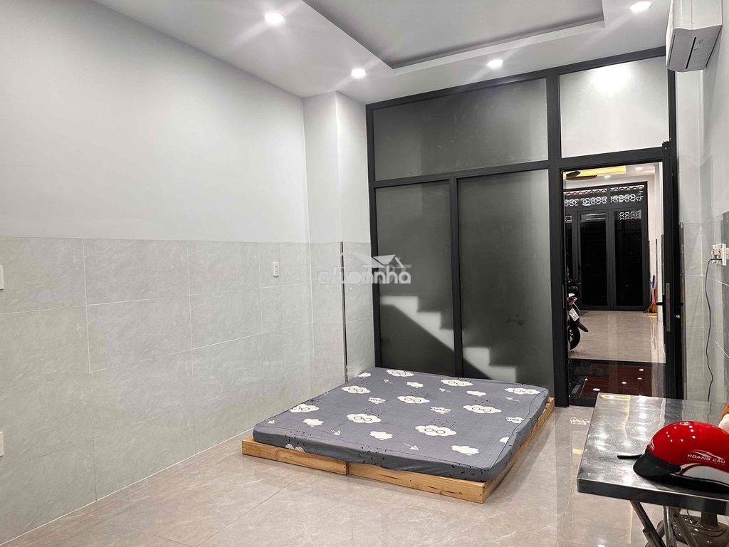 Phòng 20m² tầng trệt có giếng trời – gần sân bay t3 – 5,6 triệu/tháng - Ảnh 3