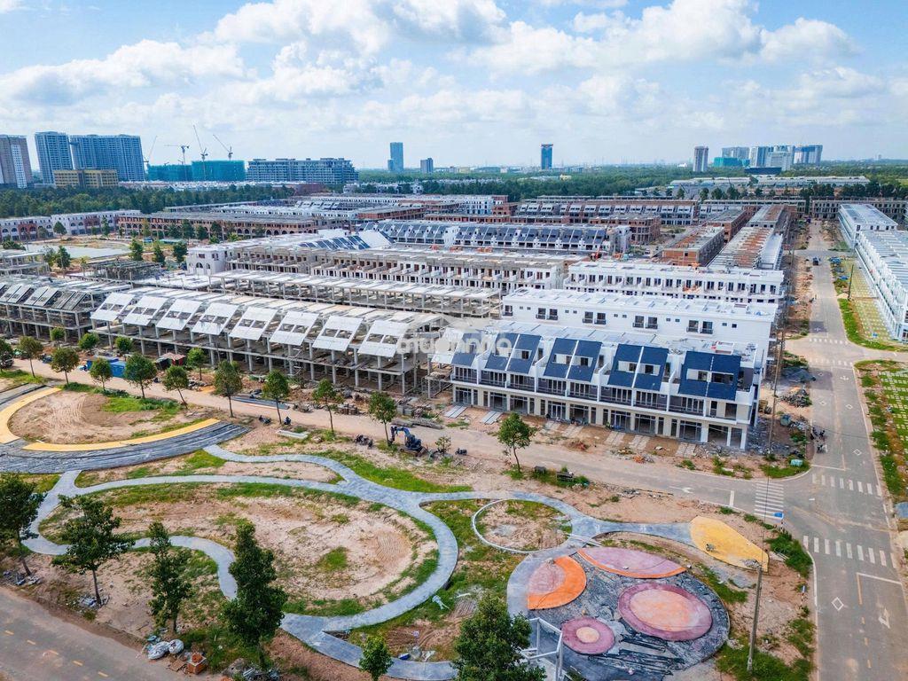 5 tỷ nhà 5x30m cách tthc tỉnh bình dương 1 km, siêu thị aeon 500 m - Ảnh 2