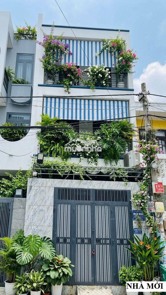 Hiếm ai bán 4 tỷ 250 cho căn nhà 3 tầng, hẻm ô tô tránh nhau 4 pn 3 wc