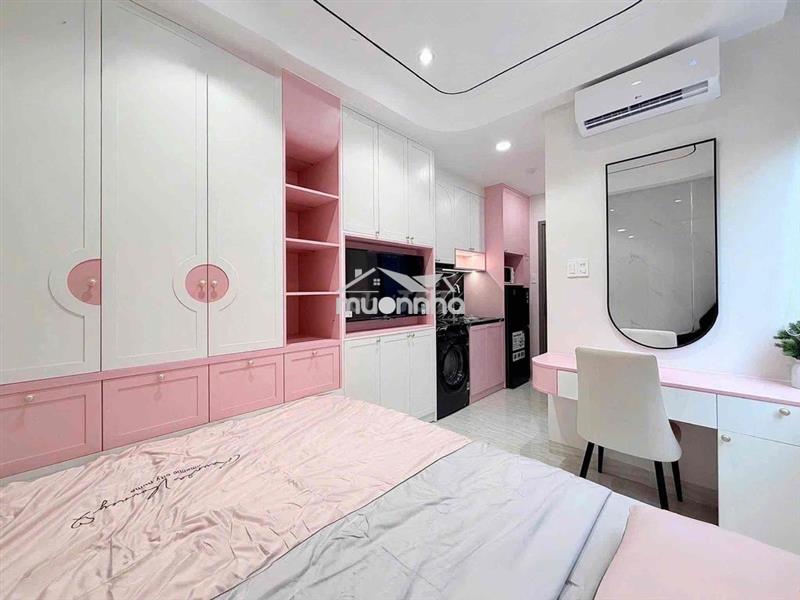Cho thuê chdv cửa sổ thoáng full nội thất ngay vòng xoay cống quỳnh