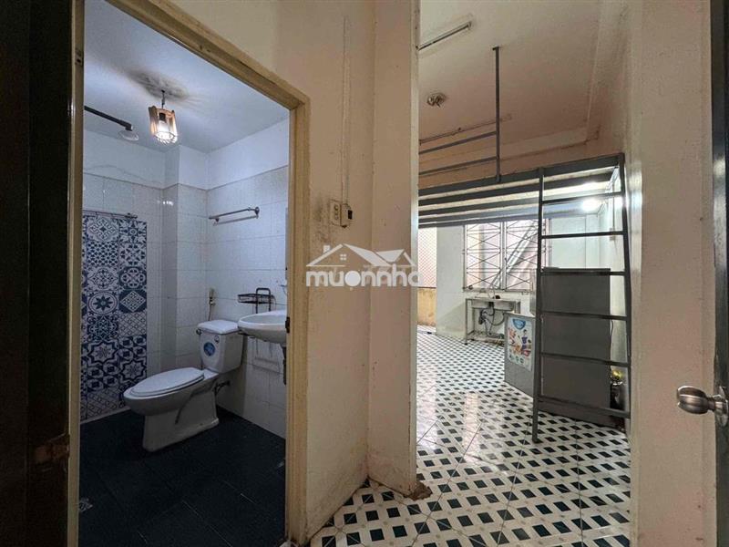 Cho thuê duplex ban công sát bên vạn hạnh mall huflit giá siêu ngon
