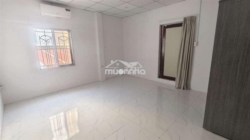 Phòng 2pn + p.khách 40m2, toilet trong phòng