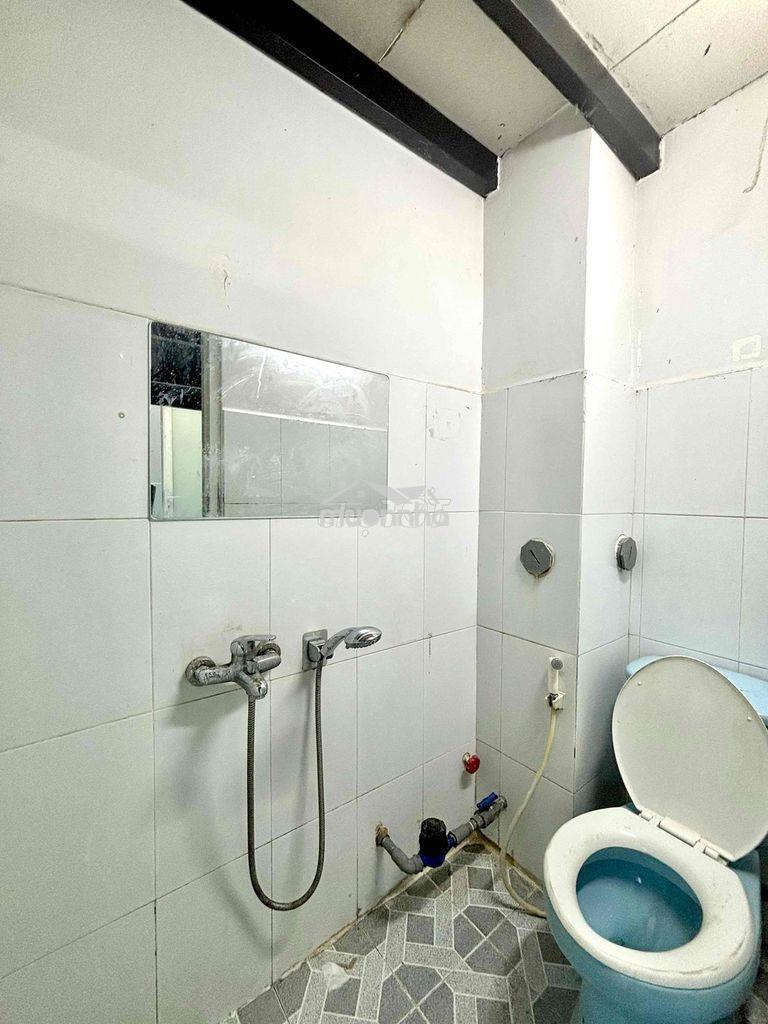 Phòng ban công - sát bên lotte ufm tdt rmit - 3