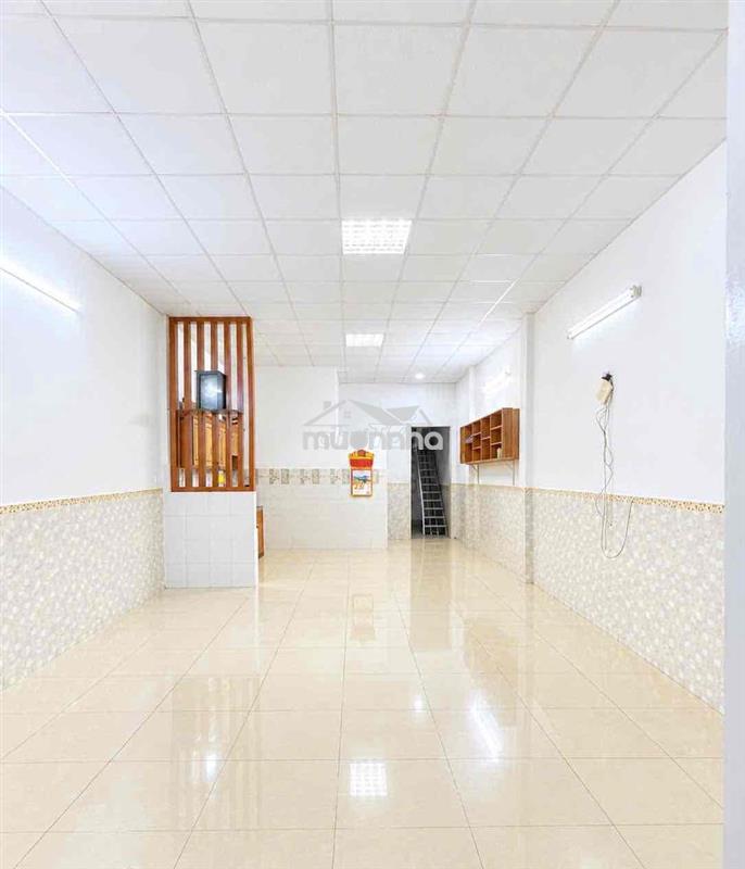 Nhà cấp 4 có gác_5x16m_xe tải lớn vào tận cửa, 2p ngủ 1 tolet