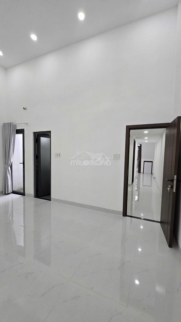 Nhà trưng vương 3 ngay trường cđ giao thông vận tải 5.2x18m, 4pn