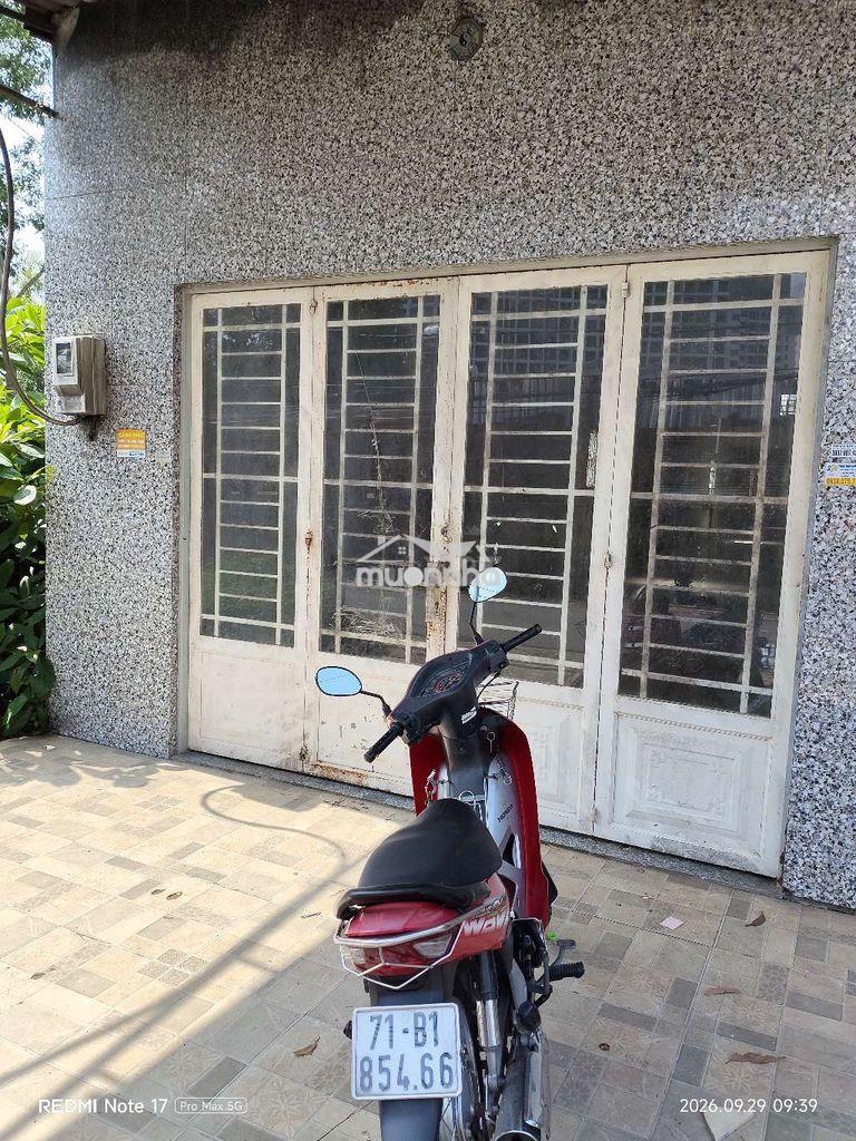 Cho thuê nhà kho 150 m² có gác lửng xã phong phú gần nguyễn văn linh