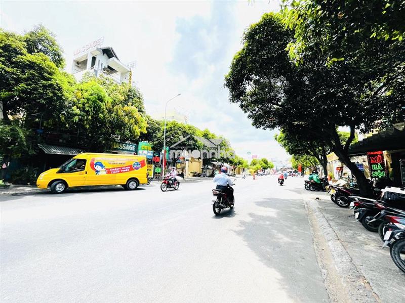 Bán nhà mt nguyễn sơn, dt 8x20m, nhà 1 lầu, giá 30 tỷ