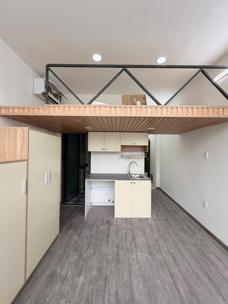 Cho thuê căn hộ duplex có máy giặt riêng, cửa sổ trời thoáng gần ngã tư hàng xanh, bình thạnh. - 2