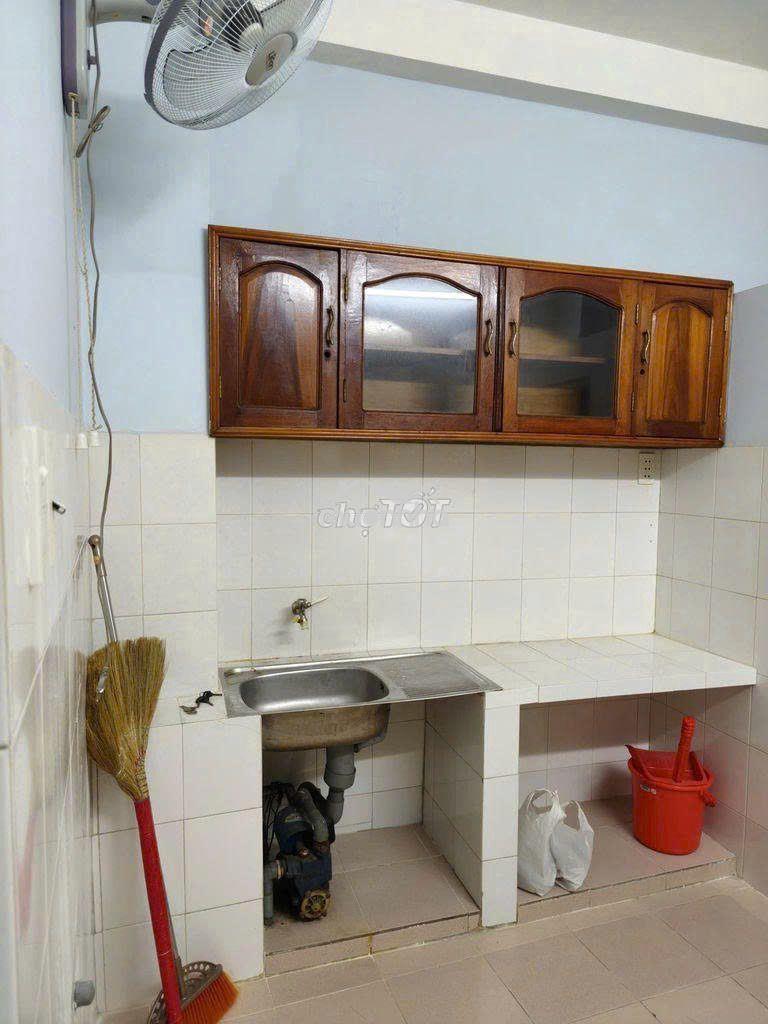 Cho thuê nhà 3pn góc hẻm ba gác, 1/ ngô gia tự, p.2, quận 10.  - 2