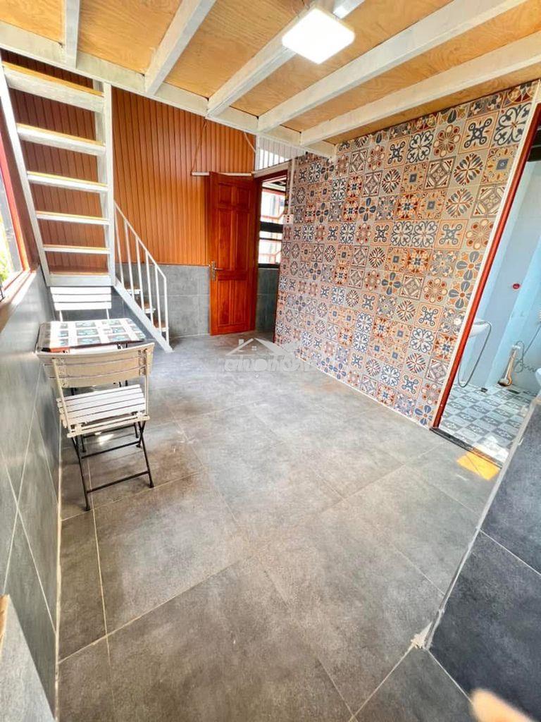 Cho thuê căn duplex tách bếp quận 3.