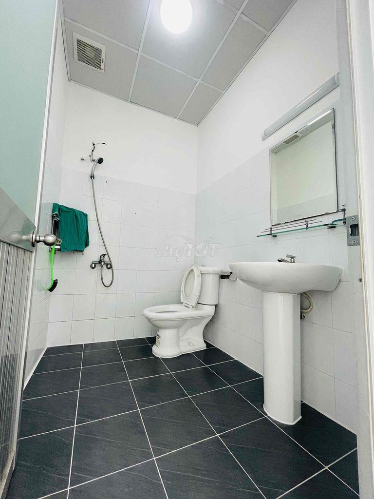 Cho thuê căn hộ 80m2 - 3pn - 6.5tr - nhận nhà ngay - Ảnh 4