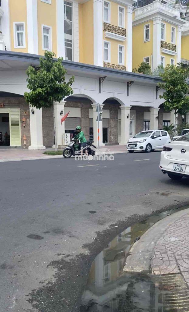 Nhà cấp 4, dt 6.5 x18m, bùi minh trực p6q8 thông ra tqb - Ảnh 3