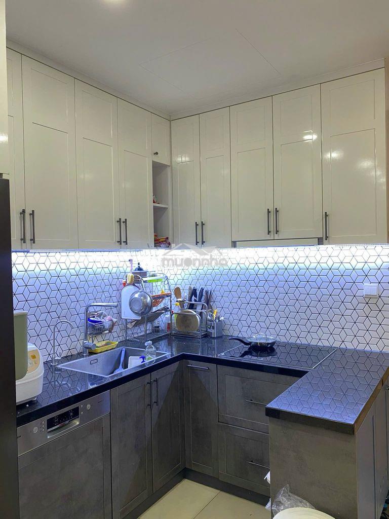 Cần cho thuê emerald, 71m2 2pn + 2wc, full nội thất, giá 14.5tr/tháng