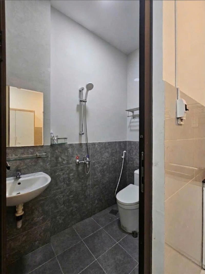 Full nội thất, hành lang rộng thoáng, bảo vệ 24/7; gần hutech, thương mại, giao thông vận tải, uef,..sát q1, thủ đức,.. - Ảnh 4
