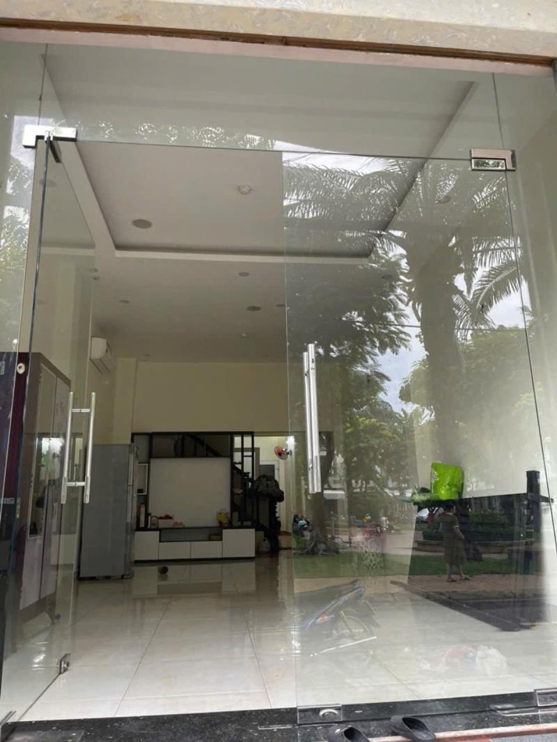 Kdc bông sao tạ quang bửu, nhỉnh 10 tỷ , 64 m2, 6pn, 4wc, view công viên