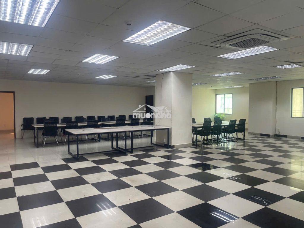 Cần cho thuê 220m2 sàn trong toà nhà mặt tiền lê quang định- giáp q1. - Ảnh 2