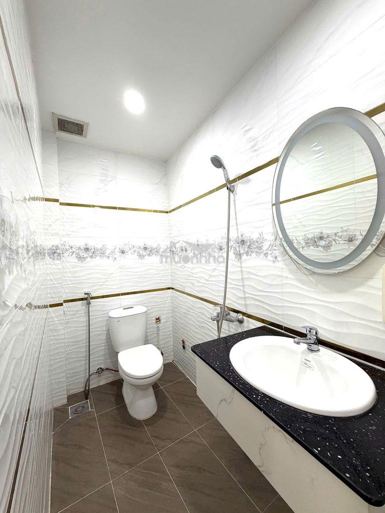 Nhà trệt 3 lầu, hẻm 5m trần quang diệu q3, dt 9x11m, cần bán gấp - Ảnh 2