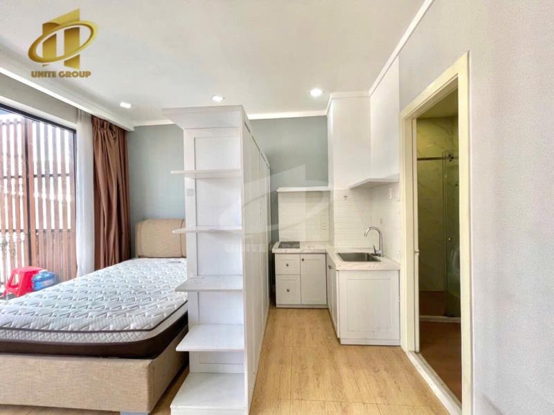 Cho thuê căn hộ có thang, máy giặt riêng, ban công thoáng mát gần ngã tư hàng xanh, quận bình thạnh. - Ảnh 3