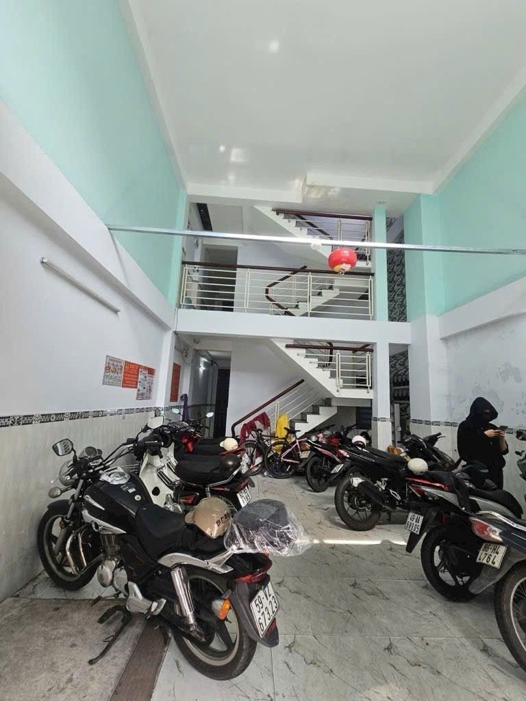 Bán chdv 10 phòng, dt 5,4 x 16 đúc 3,5 tấm hẻm 6m quang trung, thông đường bờ kênh mới - Ảnh 4