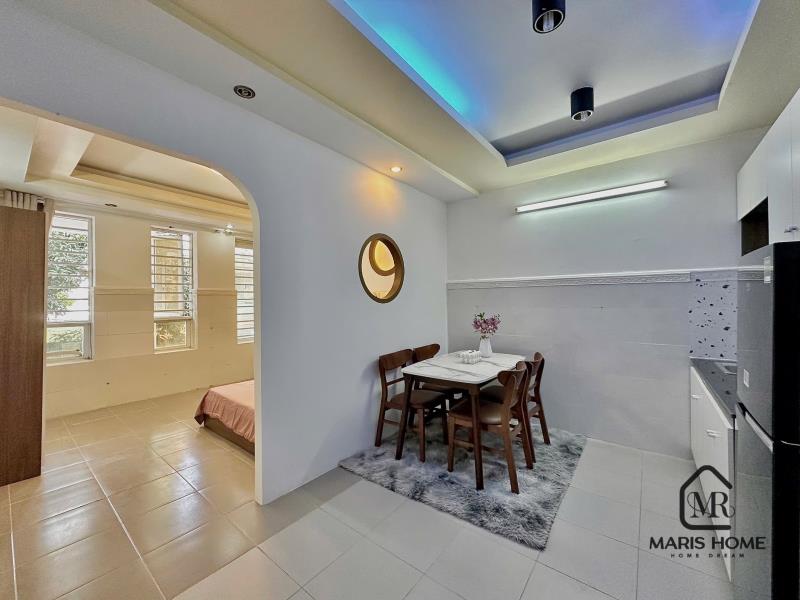 Căn hộ 2 phòng ngủ, full nội thất, rộng rãi cho gia đình, nhóm bạn từ 4 người cập nhật hình ảnh video mã p03  penhouse  lầu 2 full nội thất+ tặng sofa  ban col cửa sổ thoáng máy giặt sấy riêng siêu to - Ảnh 2