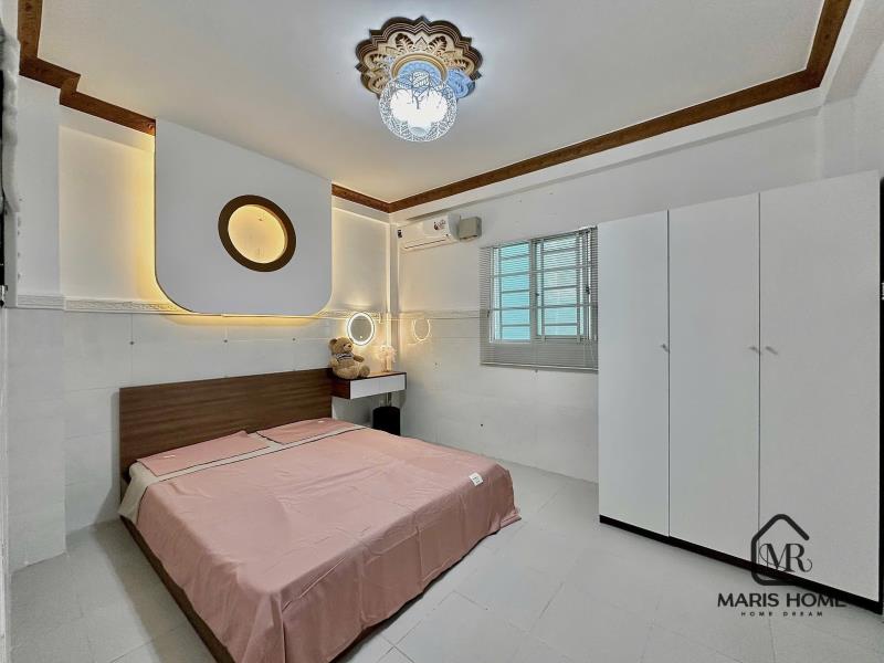 Căn hộ 2 phòng ngủ, full nội thất, rộng rãi cho gia đình, nhóm bạn từ 4 người cập nhật hình ảnh video mã p03  penhouse  lầu 2 full nội thất+ tặng sofa  ban col cửa sổ thoáng máy giặt sấy riêng siêu to - Ảnh 3