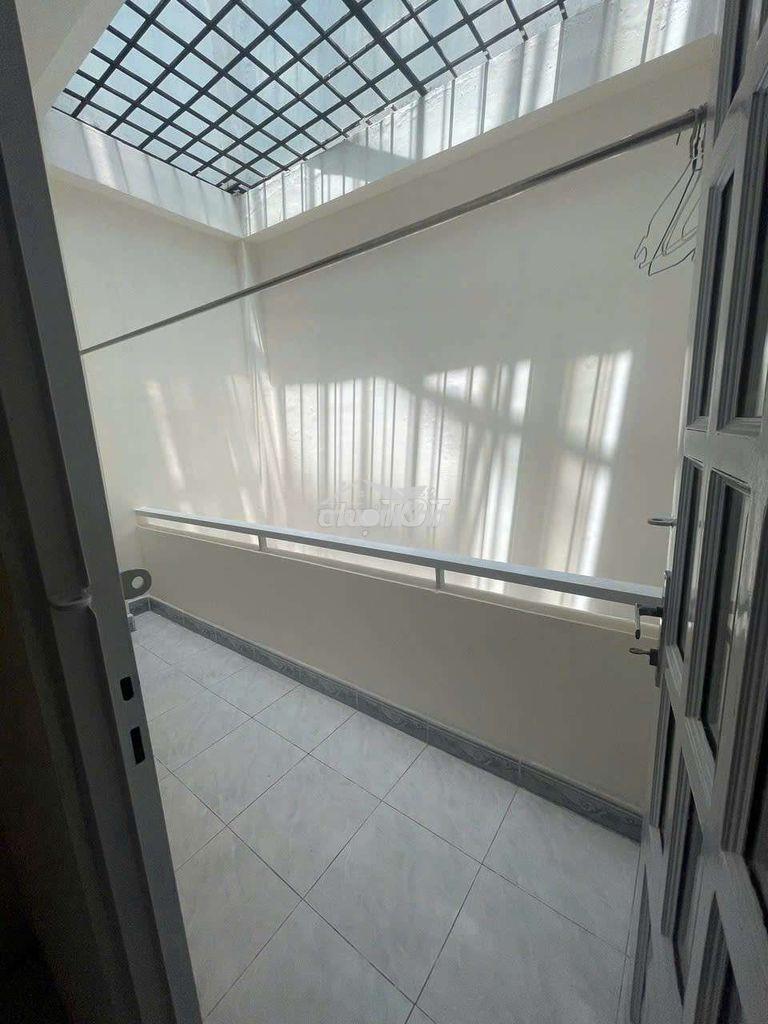 Cho thuê lầu 1, hơn 100m2, hẻm xe tải - hồ văn huê p9 pn