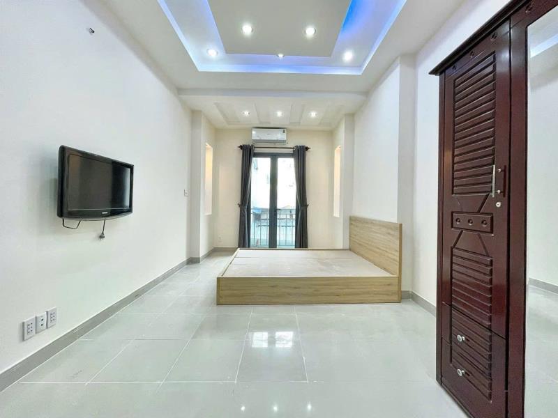 Cho thuê căn hộ ban công | gần chợ bà chiểu & đại học văn lang cs1