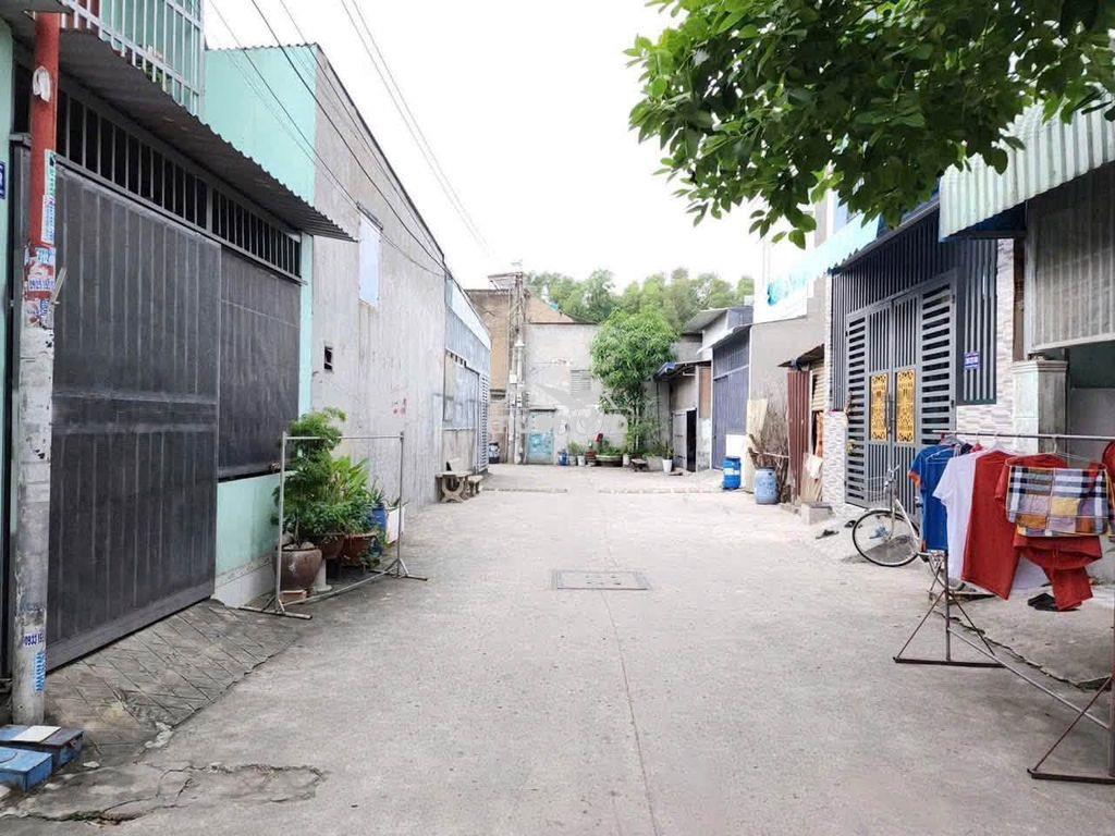 Nhà cấp 4 giá rẻ - 2 phòng ngủ gần ngã tư chiêu liêu, dĩ an - Ảnh 2