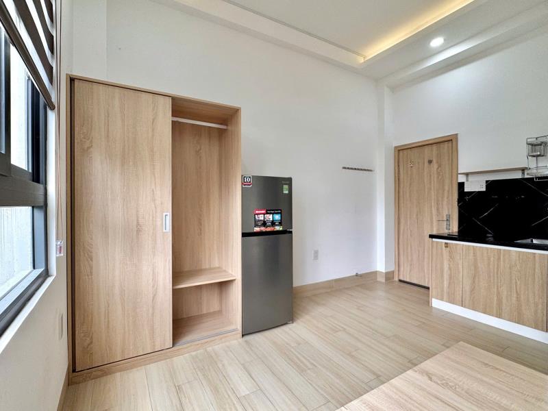 Căn hộ cao cấp có ban công / cửa sổ thoáng mát - Ảnh 3