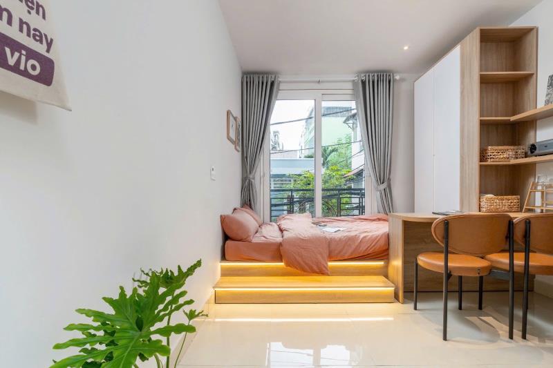 Cho thuê phòng ban công sáng thoáng - xa bếp - full nội thất cao cấp ở khu phan xích long phú nhuận gần uef hiu hutech sát q1