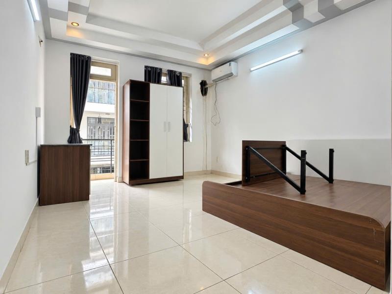 Nhà mới - phòng ban công full nội thất new- hẻm xe hơi đặng thuỳ trâm - đh văn lang