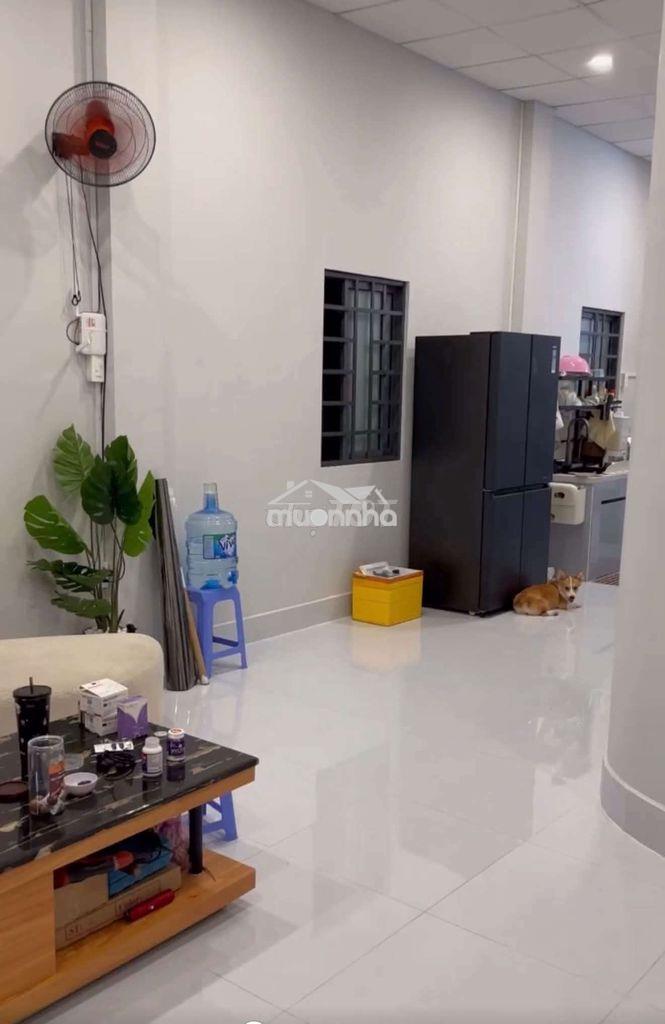 Nhà cấp 4 sân rộng thích hợp vừa ở vừa kinh doanh - Ảnh 2
