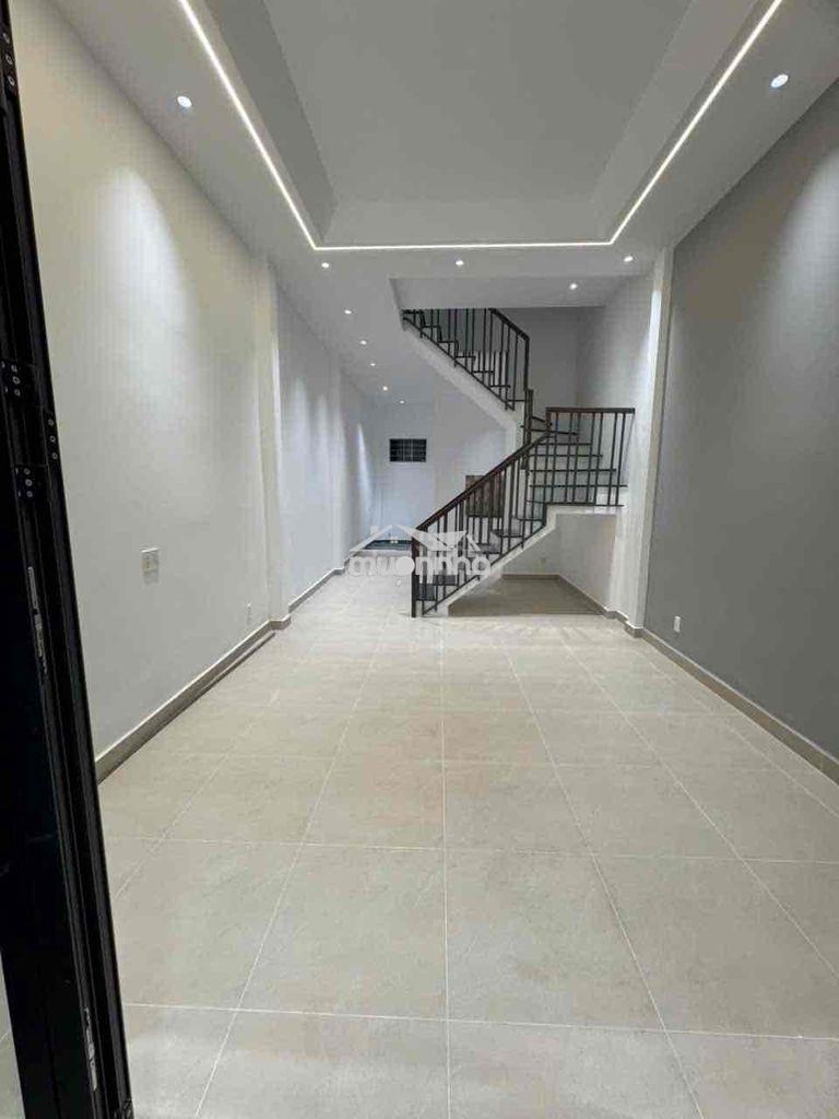 Nhà hẻm 8m thông luỹ bán bích. dt:4.2 x 13 trệt lầu 2pn 3wc 2máy lạnh