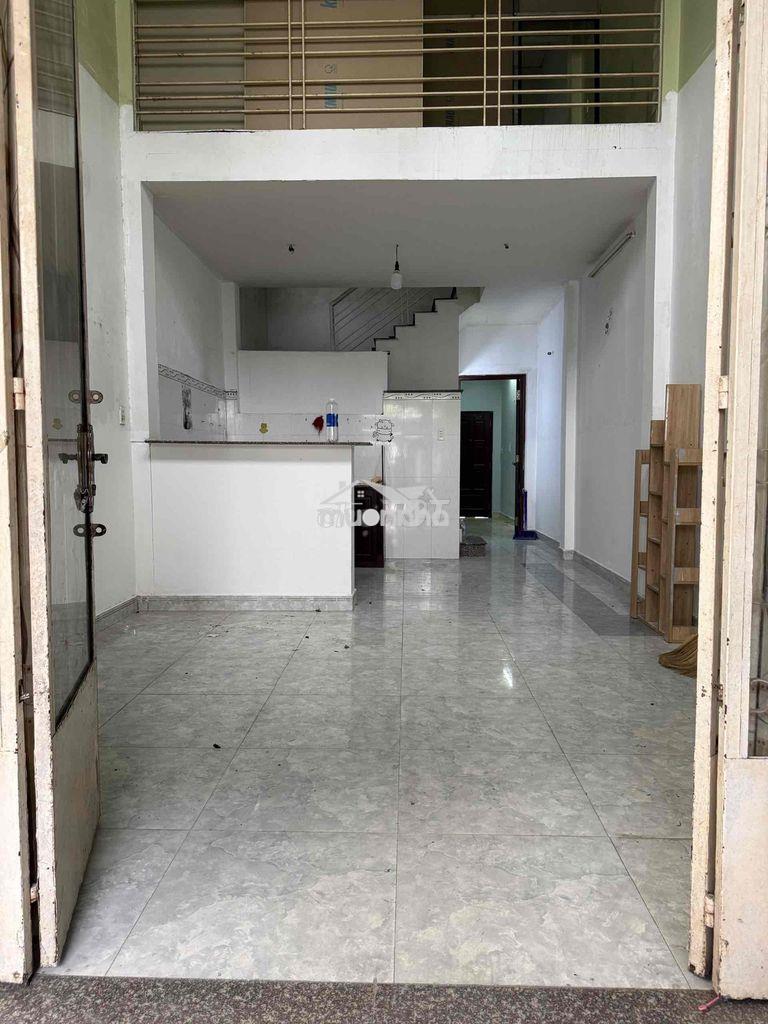 Nhà hhg sẵn máy lạnh 3pn hẻm xe hơi ngay giáp ngã 4 ga - 2