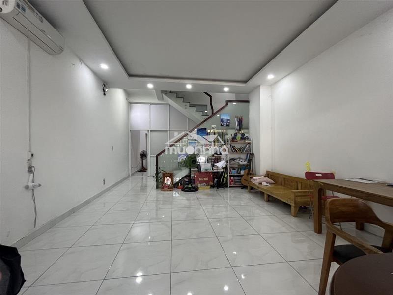 Cho thuê nhà 3 lầy khu dân cư đức huy đông hoà sát làng đại học
