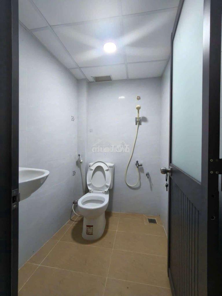 Nhà 2 phòng ngay đầm sen - Ảnh 4