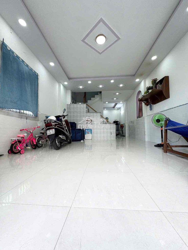 Nhà hẻm xe hơi 639 hương lộ 2 cafe 50tr